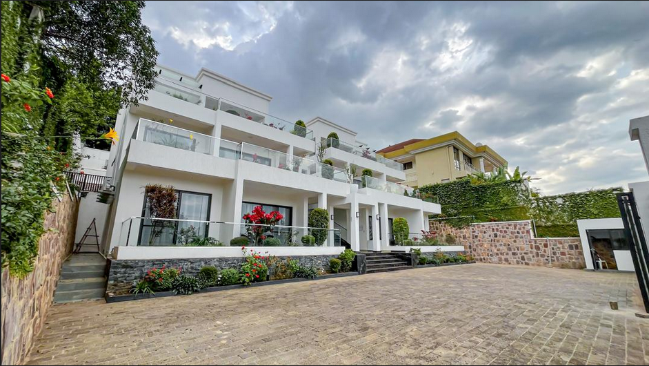 Stylish Ground Level Apartment