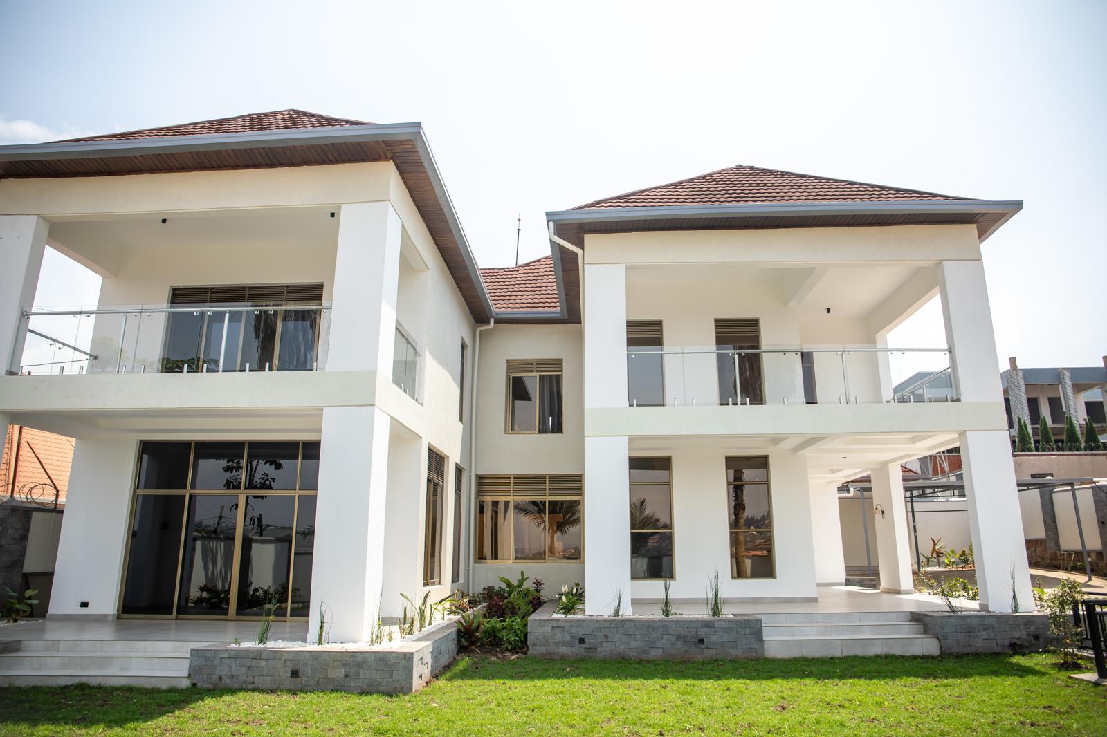 Newly Renovated 5-Bedroom Villa for Rent in Kibagabaga – With Guest House & Scenic Vie