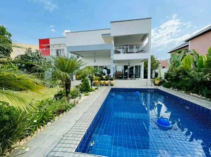 Luxury 4-Bedroom Villa with Swimming Pool for Rent in Gacuriro