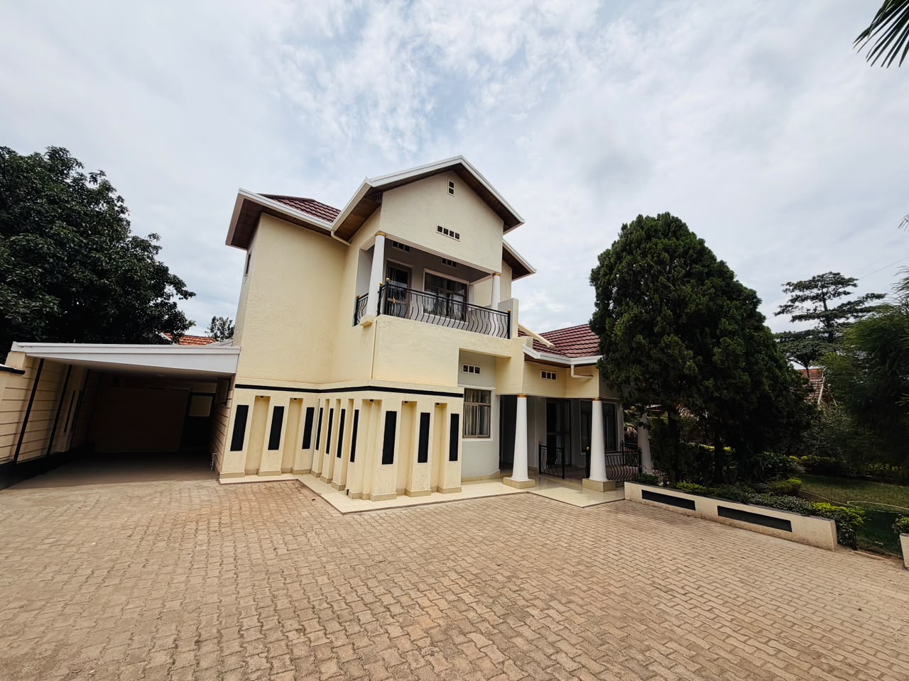 4-Bedroom House for Sale in Gishushu, Kigali | 700 m² Plot